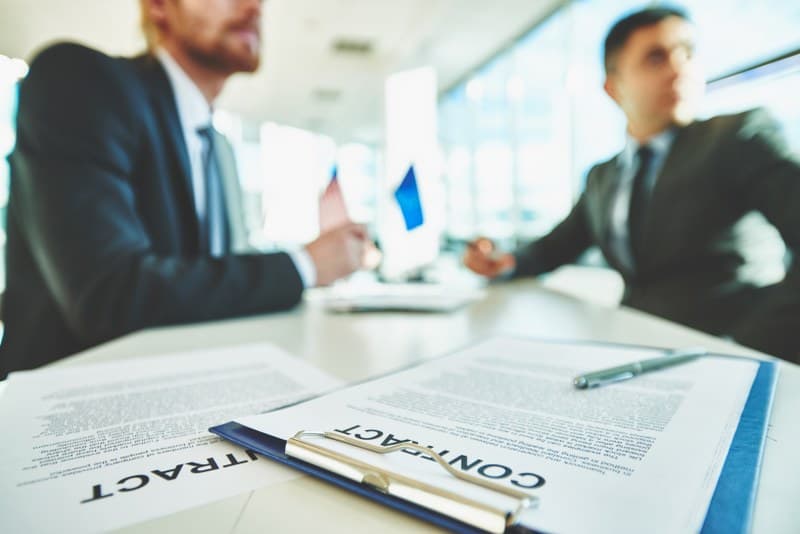 Ankara ticaret hukuku avukatı — şirket ve sözleşme danışmanlığı